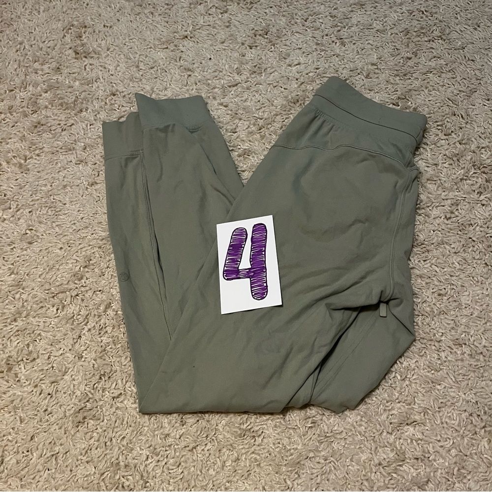 Lululemon ready to rule joggers size 4 green fern